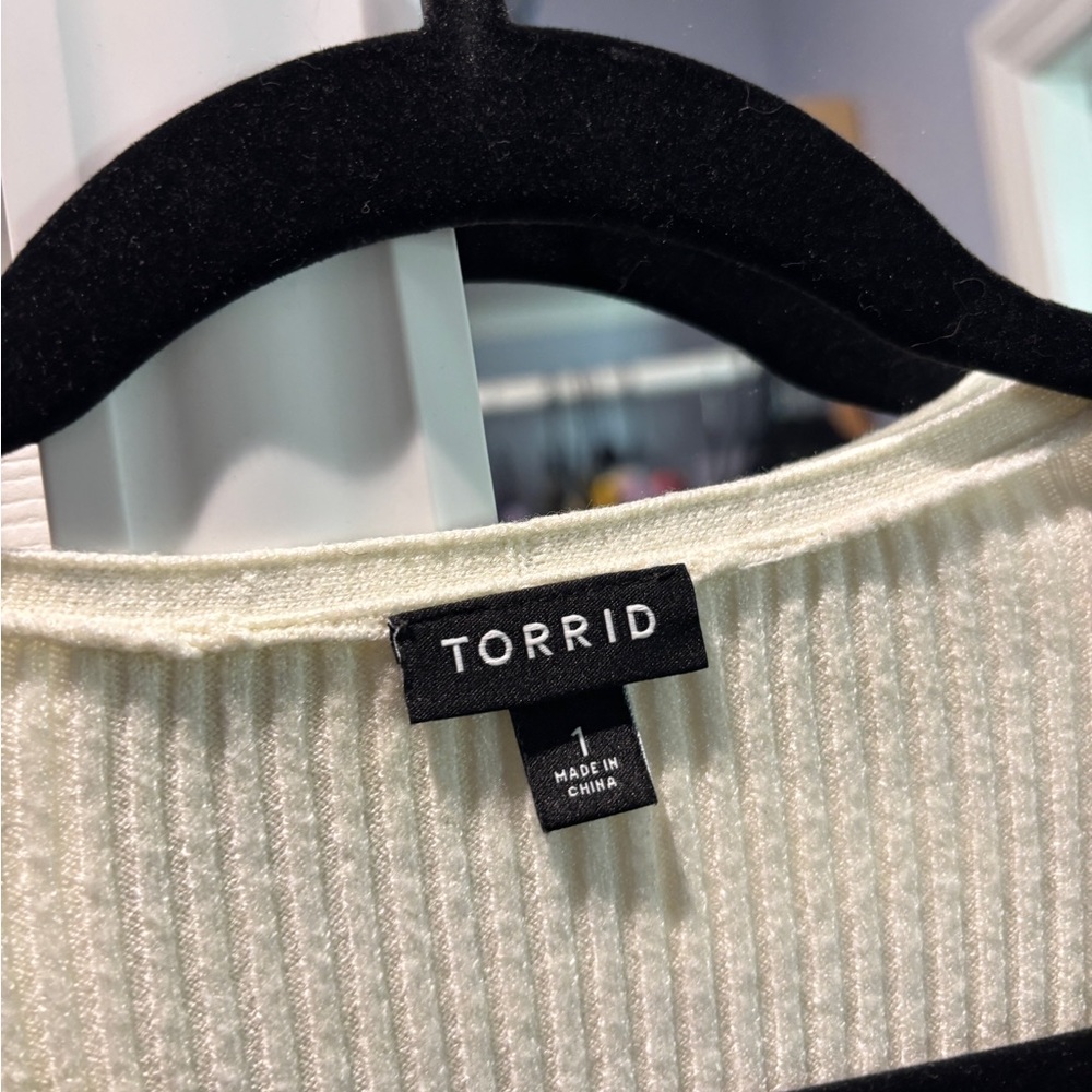 Torrid Cream Ribbed Button-Front Cropped Cardigan - Picture 3 of 4